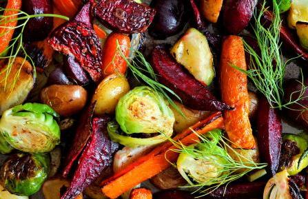 健康的秋季烤蔬菜